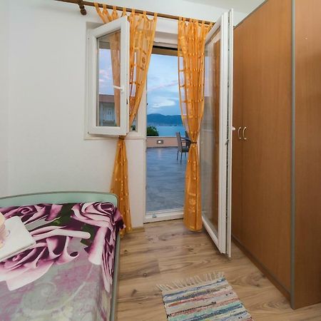 Apartment Leut With Spacious Terrace And Sea View Slatine Εξωτερικό φωτογραφία