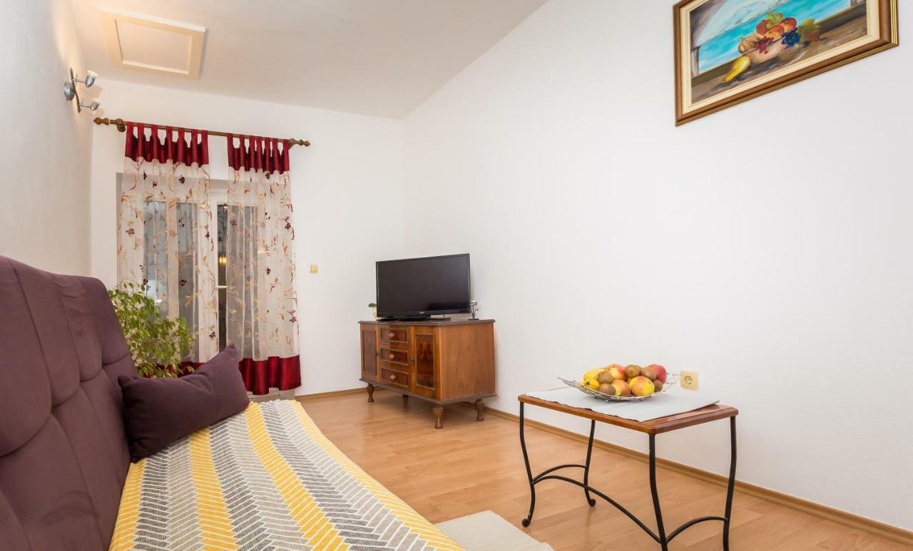 Apartment Leut With Spacious Terrace And Sea View Slatine Εξωτερικό φωτογραφία