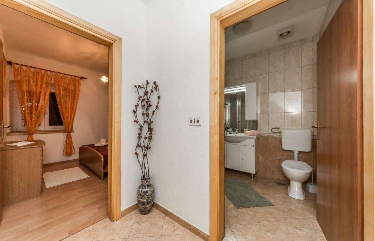 Apartment Leut With Spacious Terrace And Sea View Slatine Εξωτερικό φωτογραφία